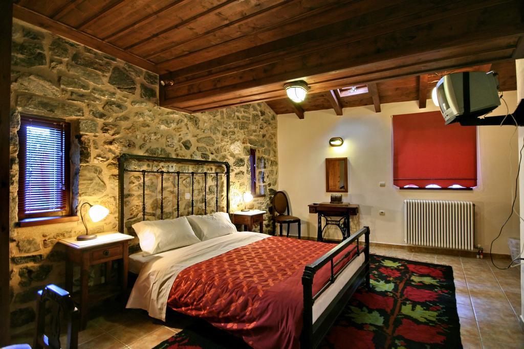 Archontiko Nikolopoulou Hotel Vitina Bagian luar foto